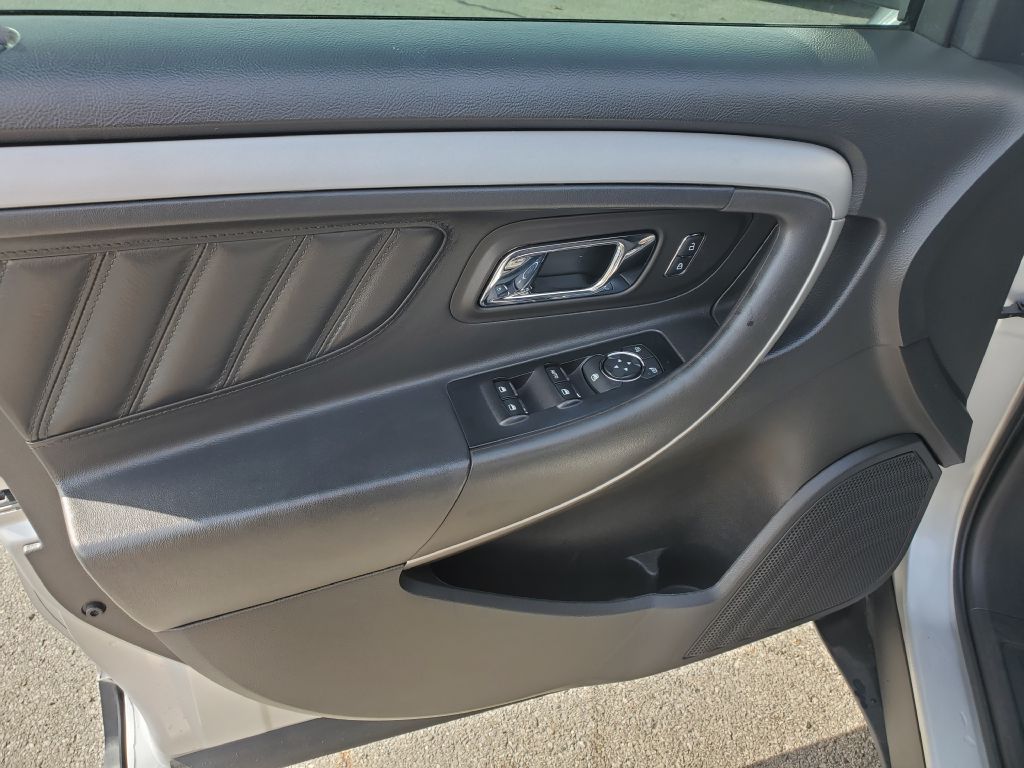 Photo 9 of this FORD TAURUS