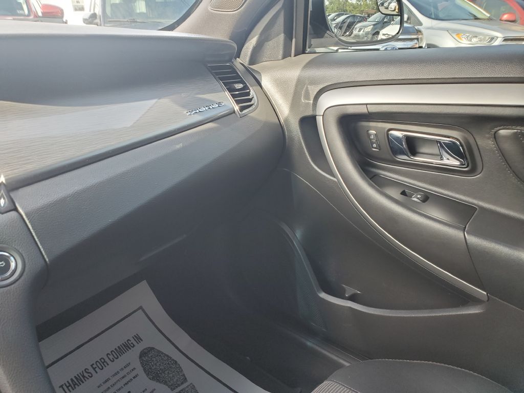 Photo 13 of this FORD TAURUS
