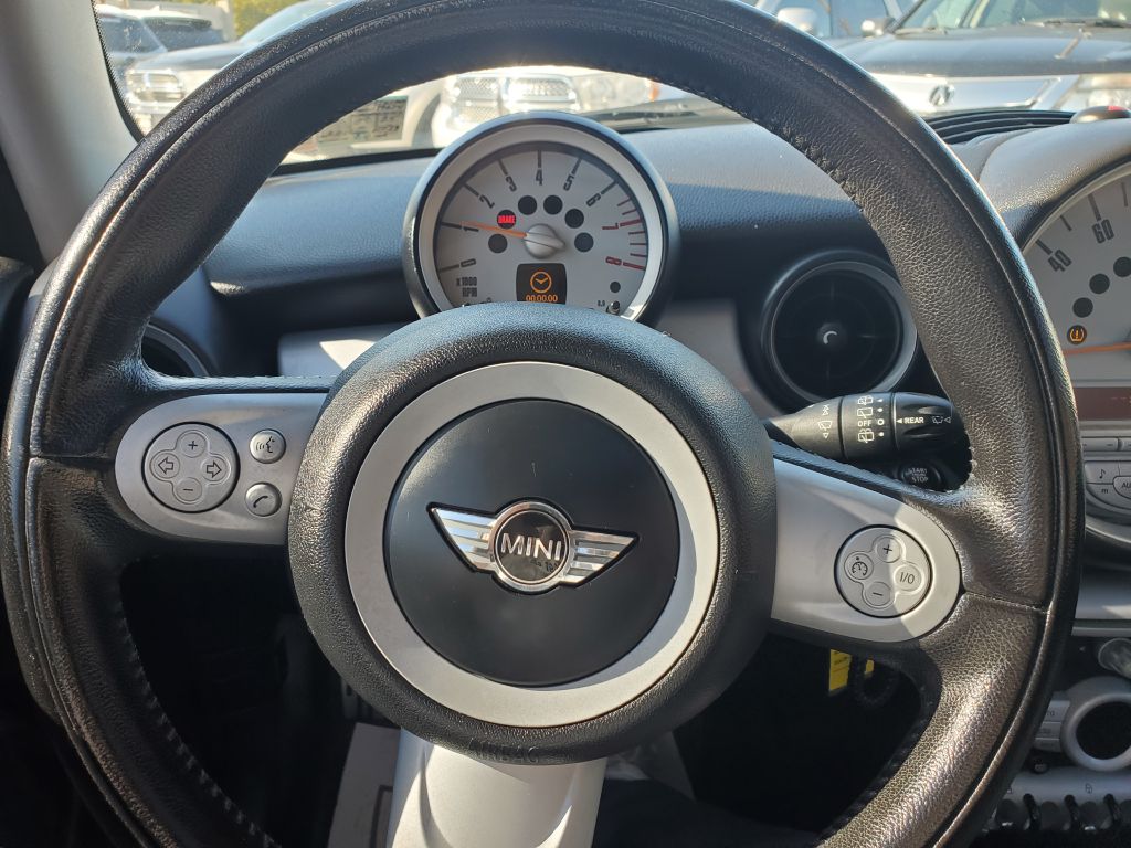 Photo 12 of this MINI COOPER