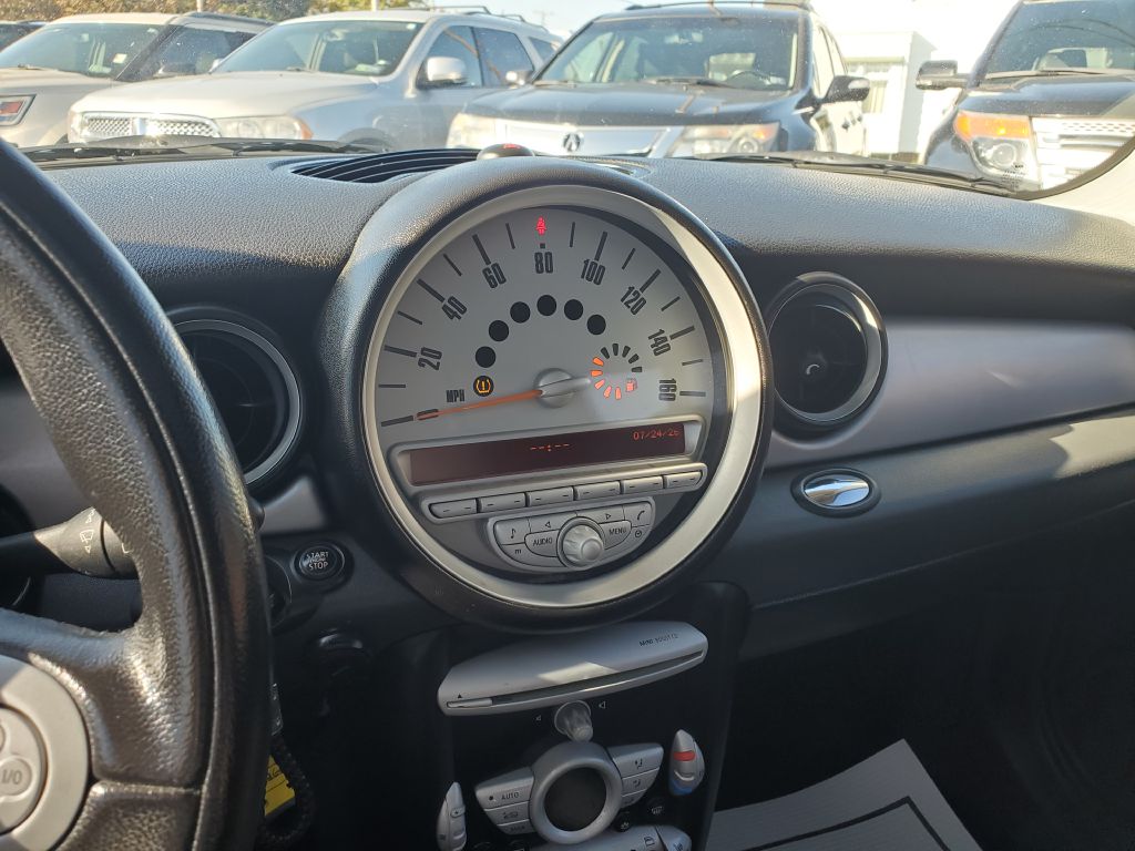 Photo 13 of this MINI COOPER