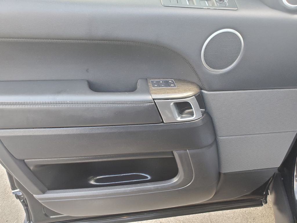 Photo 9 of this LAND ROVER RANGE ROVER SPO