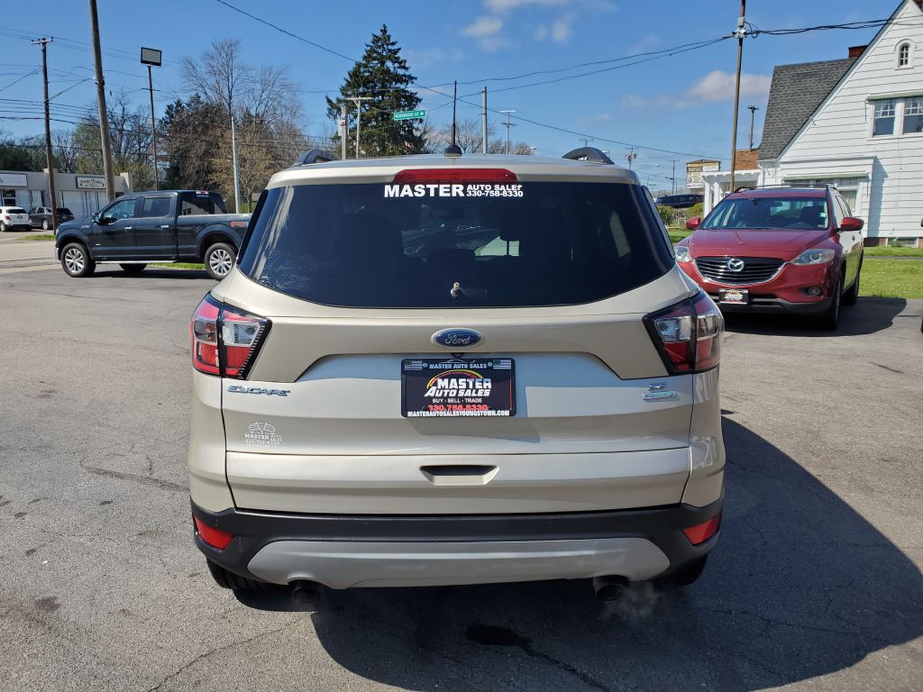 Photo 4 of this FORD ESCAPE