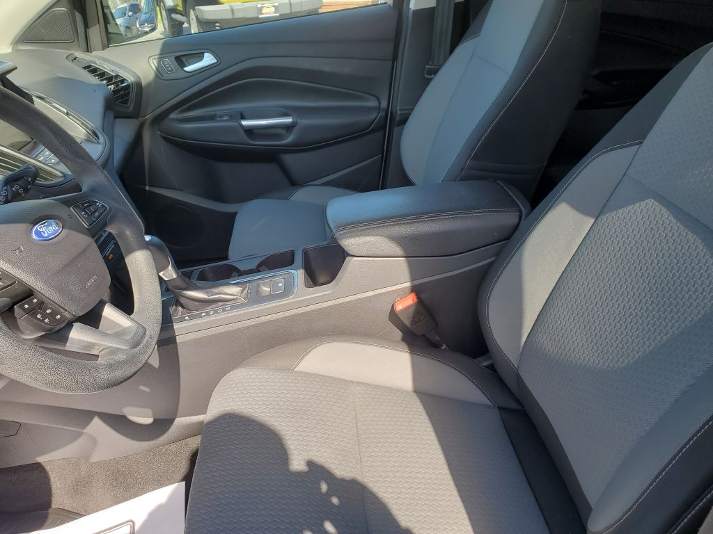 Photo 10 of this FORD ESCAPE