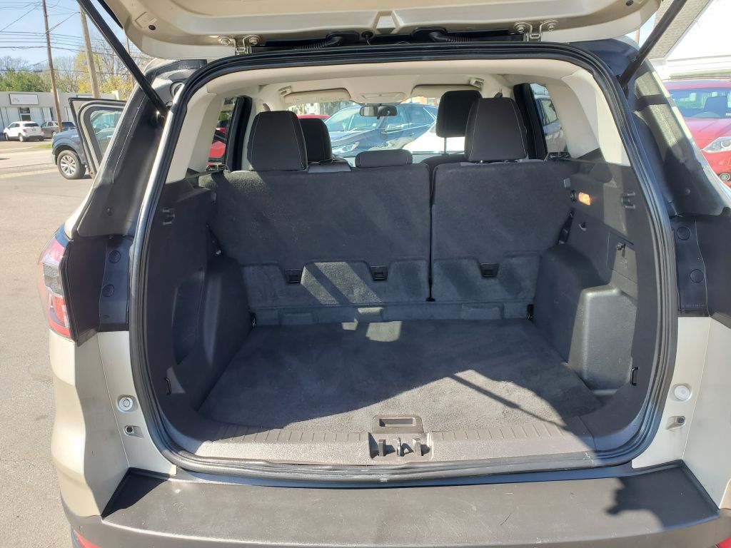Photo 12 of this FORD ESCAPE