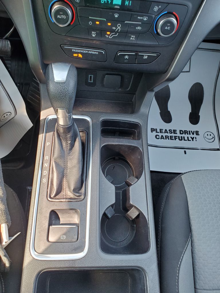 Photo 16 of this FORD ESCAPE