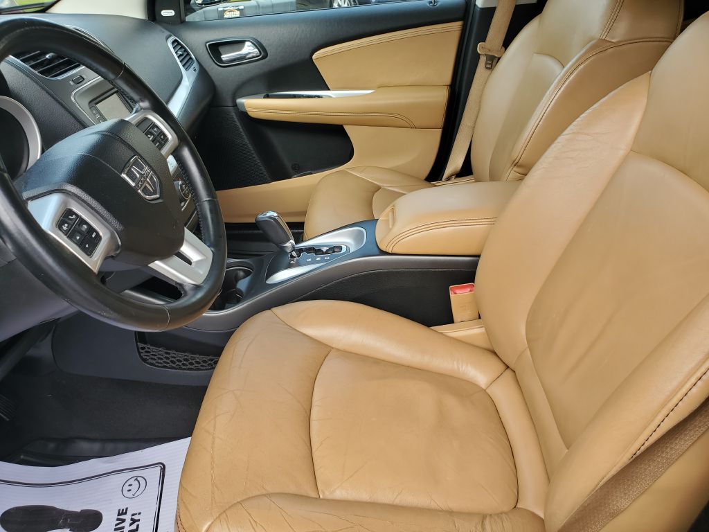Photo 9 of this DODGE JOURNEY