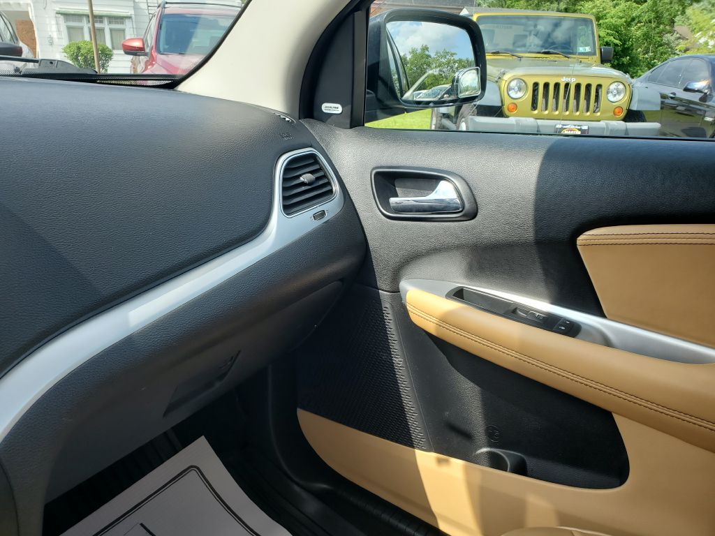 Photo 17 of this DODGE JOURNEY