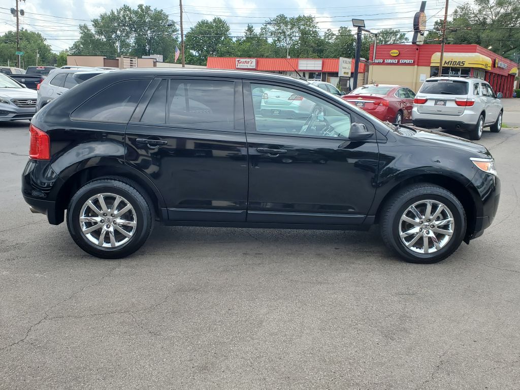 Photo 7 of this FORD EDGE