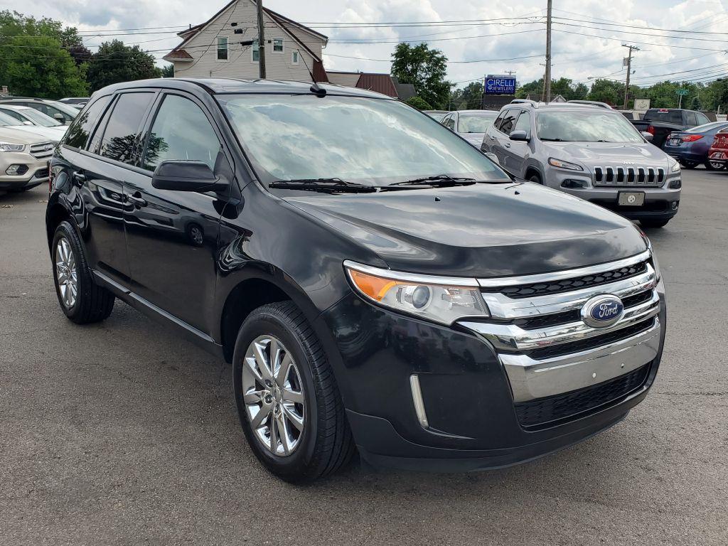 Photo 8 of this FORD EDGE