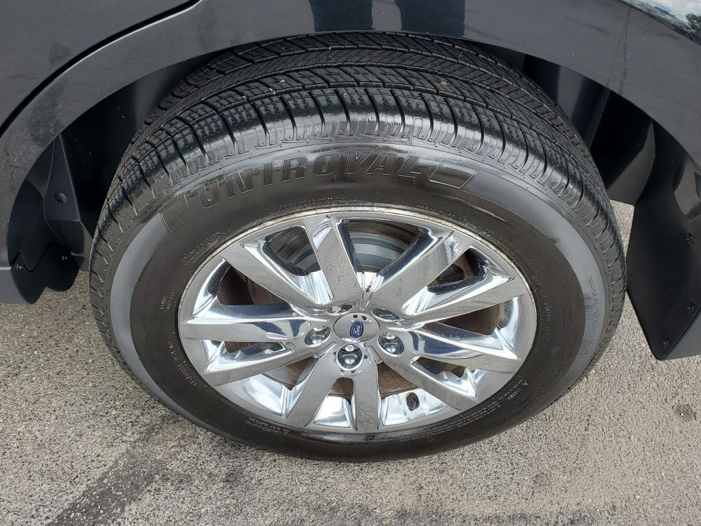 Photo 19 of this FORD EDGE