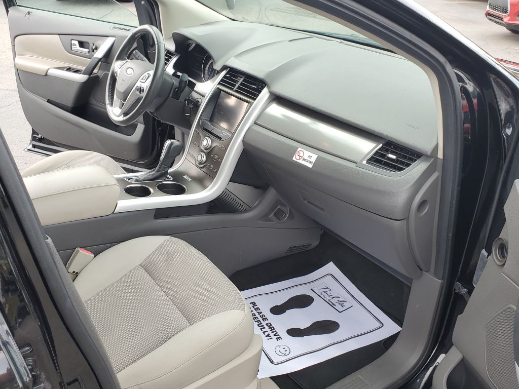 Photo 15 of this FORD EDGE