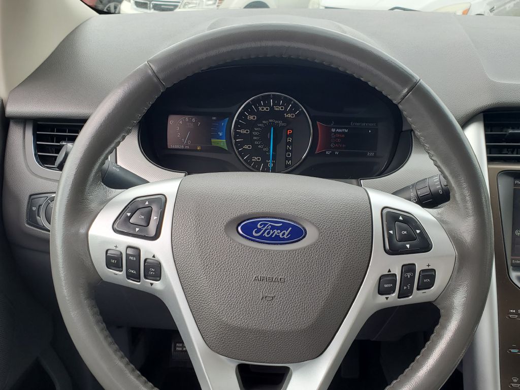 Photo 16 of this FORD EDGE