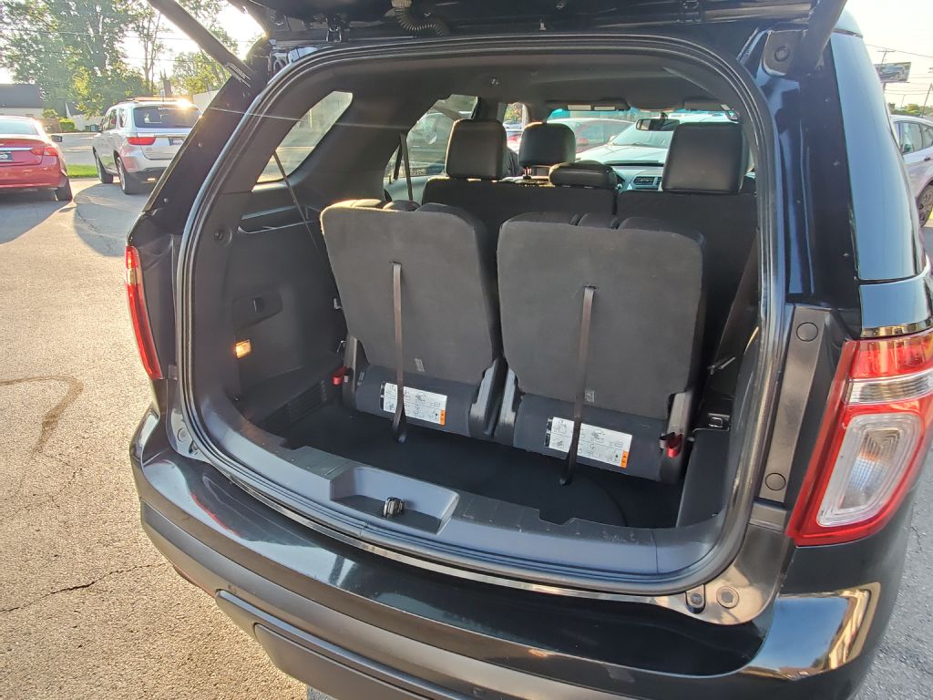 Photo 17 of this FORD EXPLORER