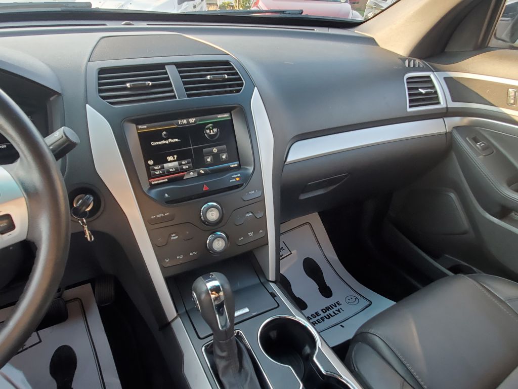 Photo 19 of this FORD EXPLORER