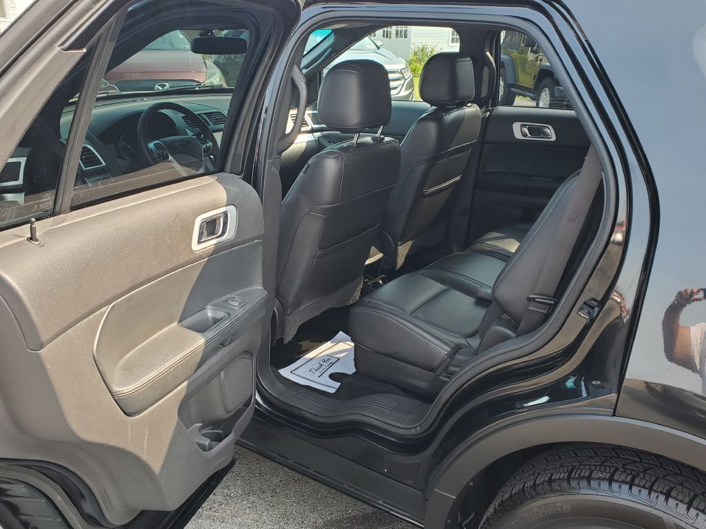 Photo 23 of this FORD EXPLORER