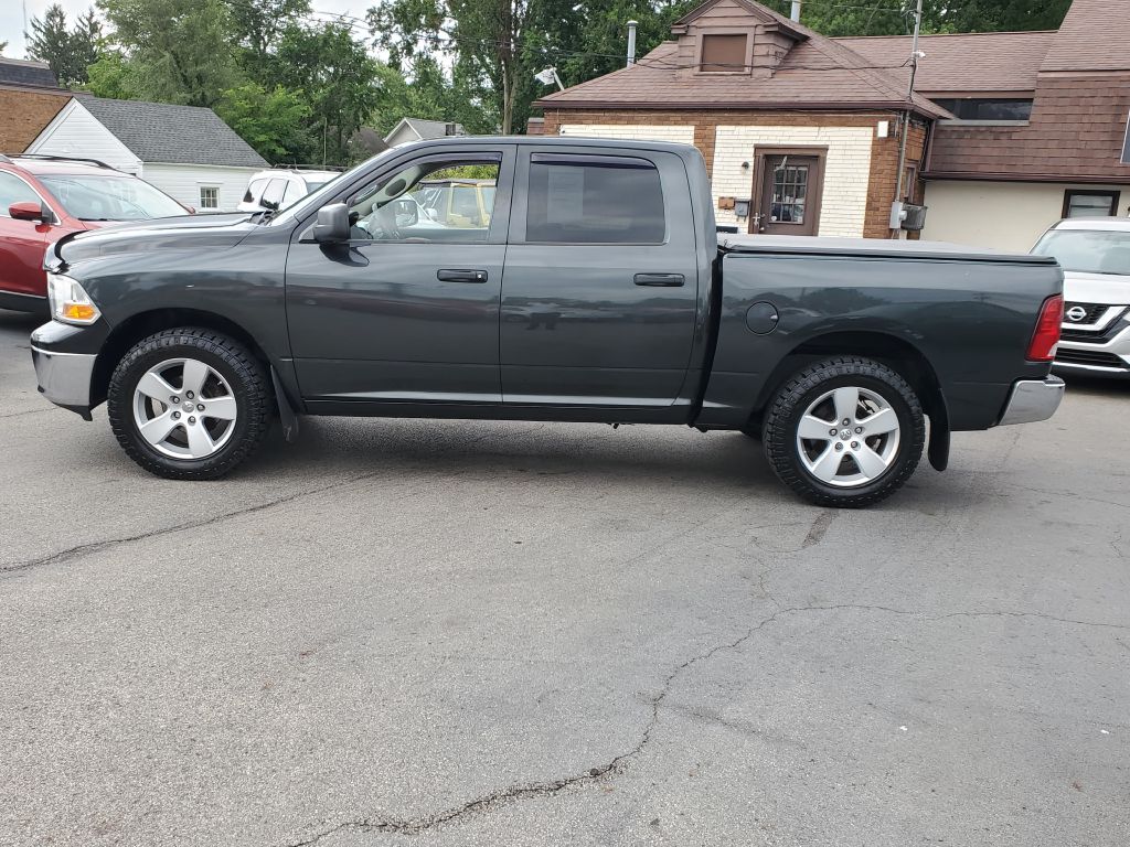 Photo 2 of this DODGE RAM 1500