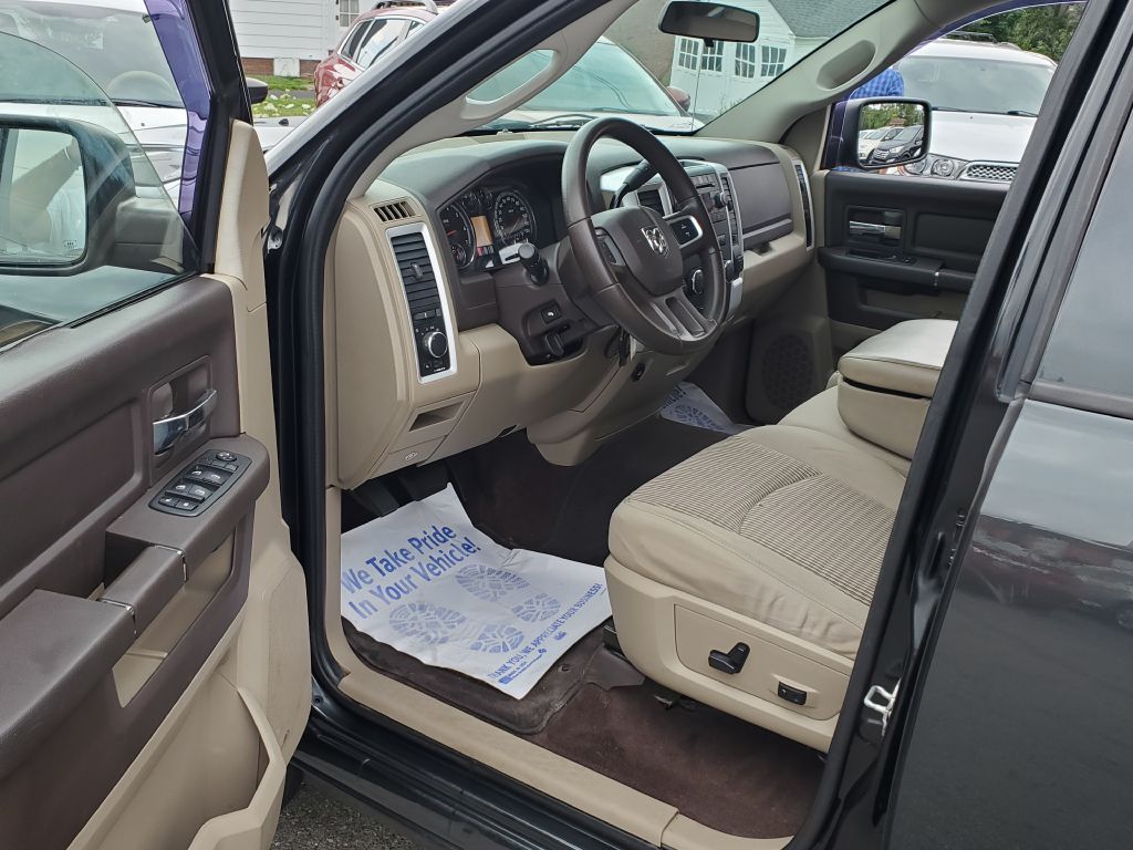 Photo 13 of this DODGE RAM 1500