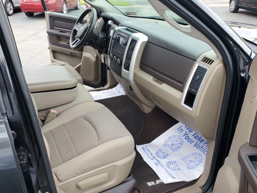 Photo 15 of this DODGE RAM 1500