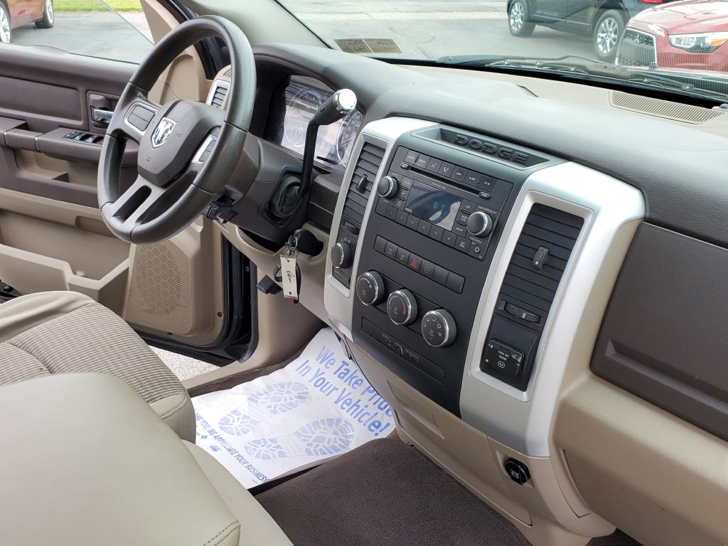 Photo 16 of this DODGE RAM 1500