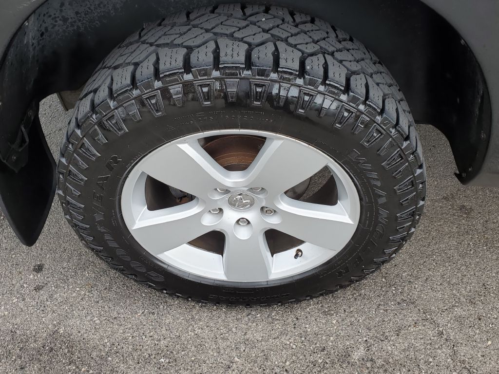Photo 18 of this DODGE RAM 1500