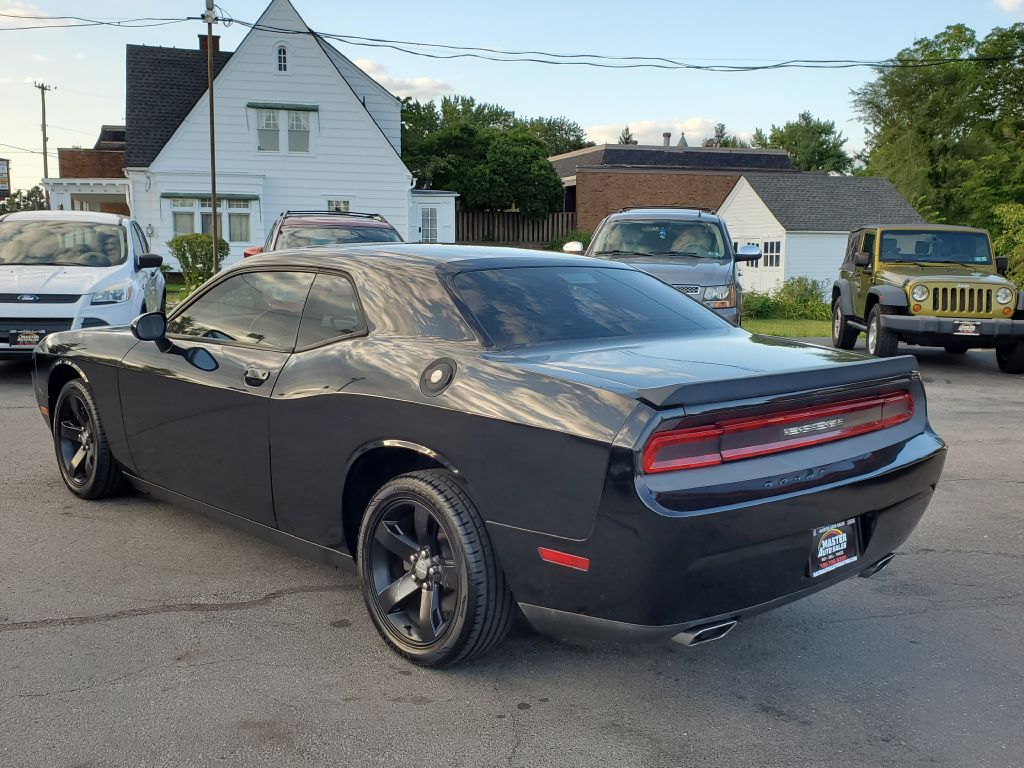 Photo 3 of this DODGE CHALLENGER