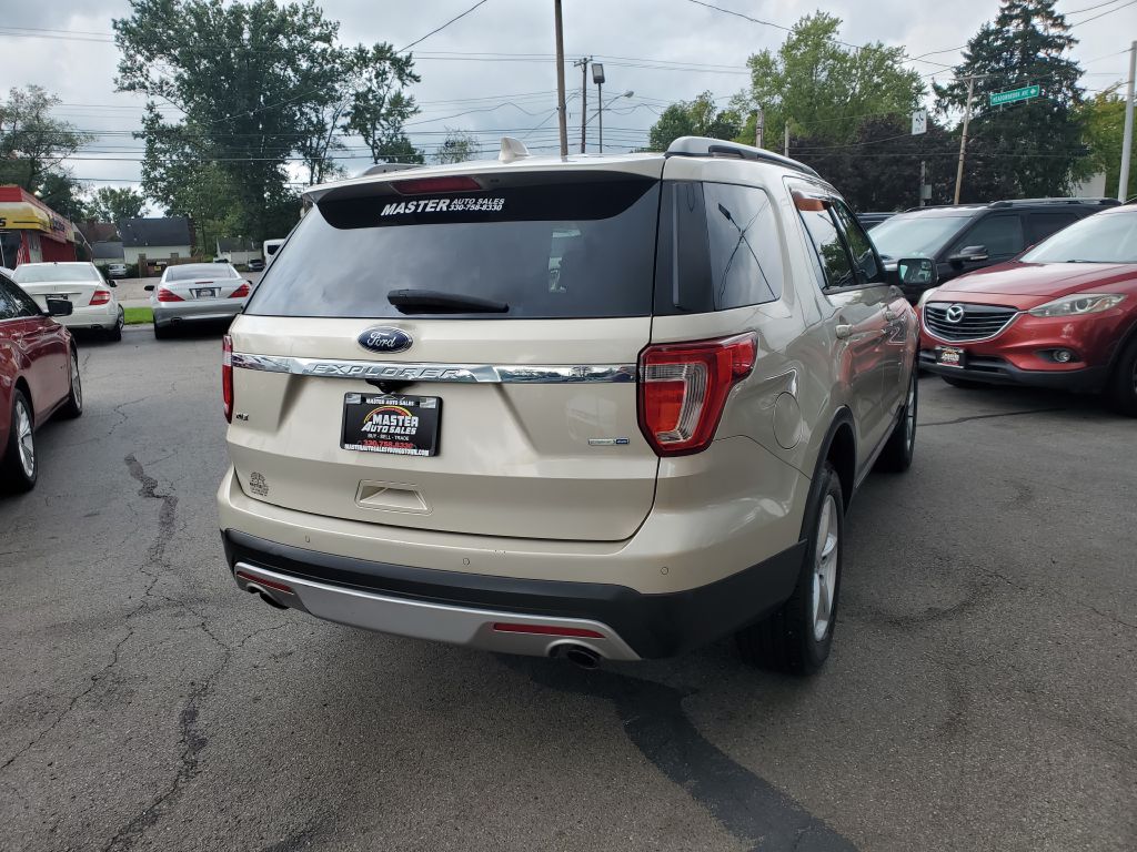 Photo 5 of this FORD EXPLORER