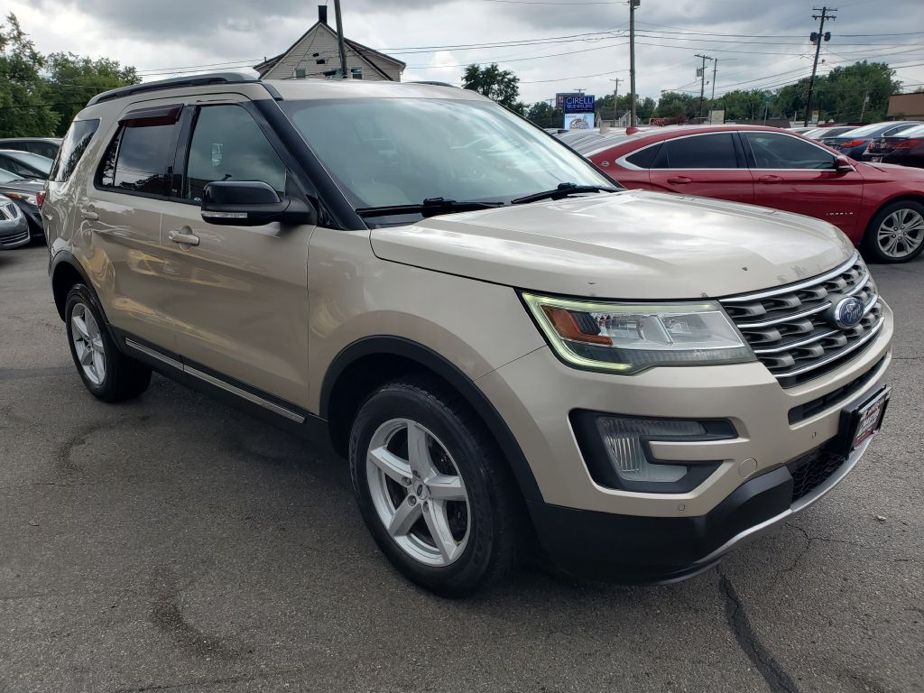 Photo 8 of this FORD EXPLORER