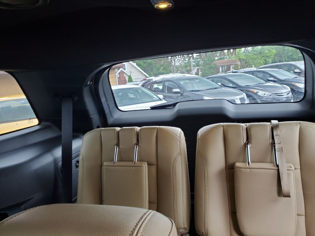 Photo 14 of this FORD EXPLORER