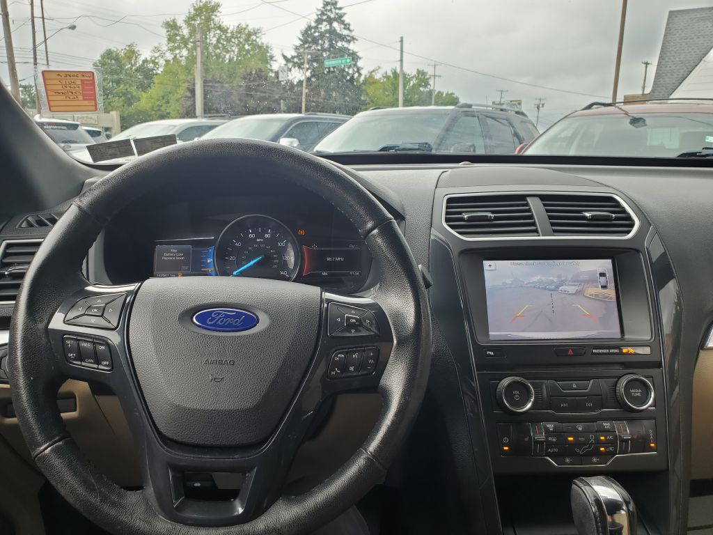 Photo 20 of this FORD EXPLORER