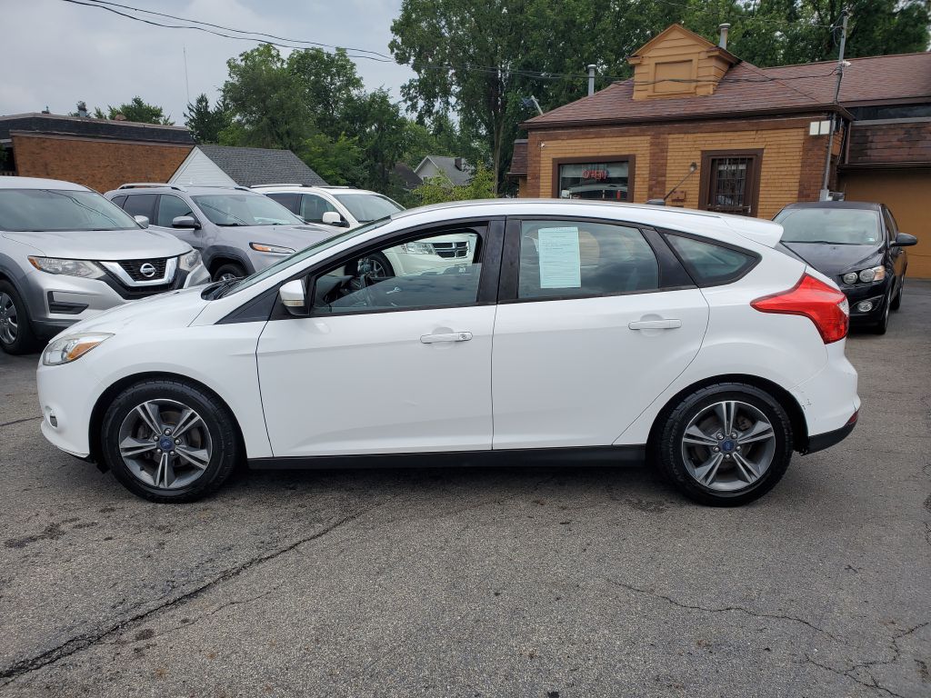Photo 2 of this FORD FOCUS