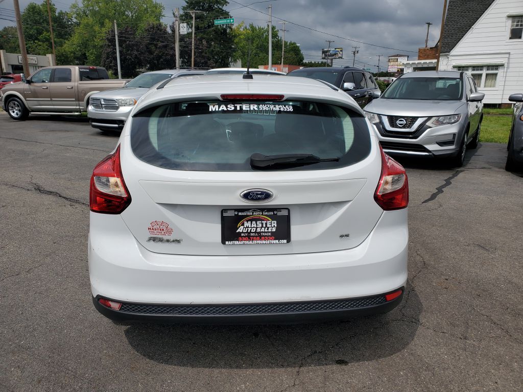 Photo 4 of this FORD FOCUS