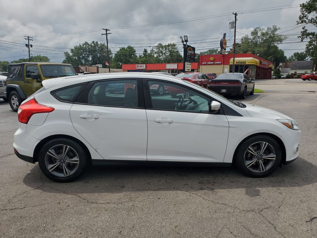 Photo 6 of this FORD FOCUS