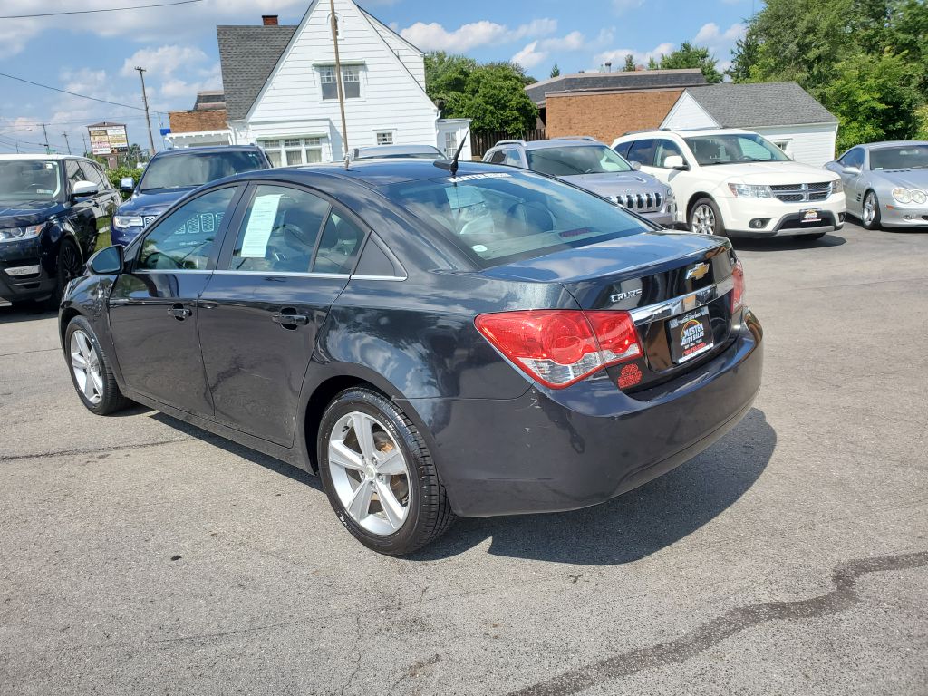 Photo 3 of this CHEVROLET CRUZE
