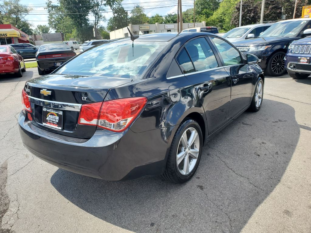 Photo 5 of this CHEVROLET CRUZE