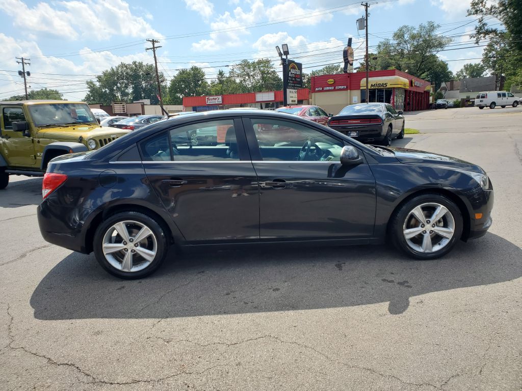 Photo 6 of this CHEVROLET CRUZE