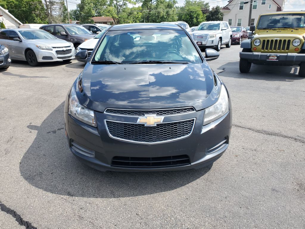 Photo 8 of this CHEVROLET CRUZE