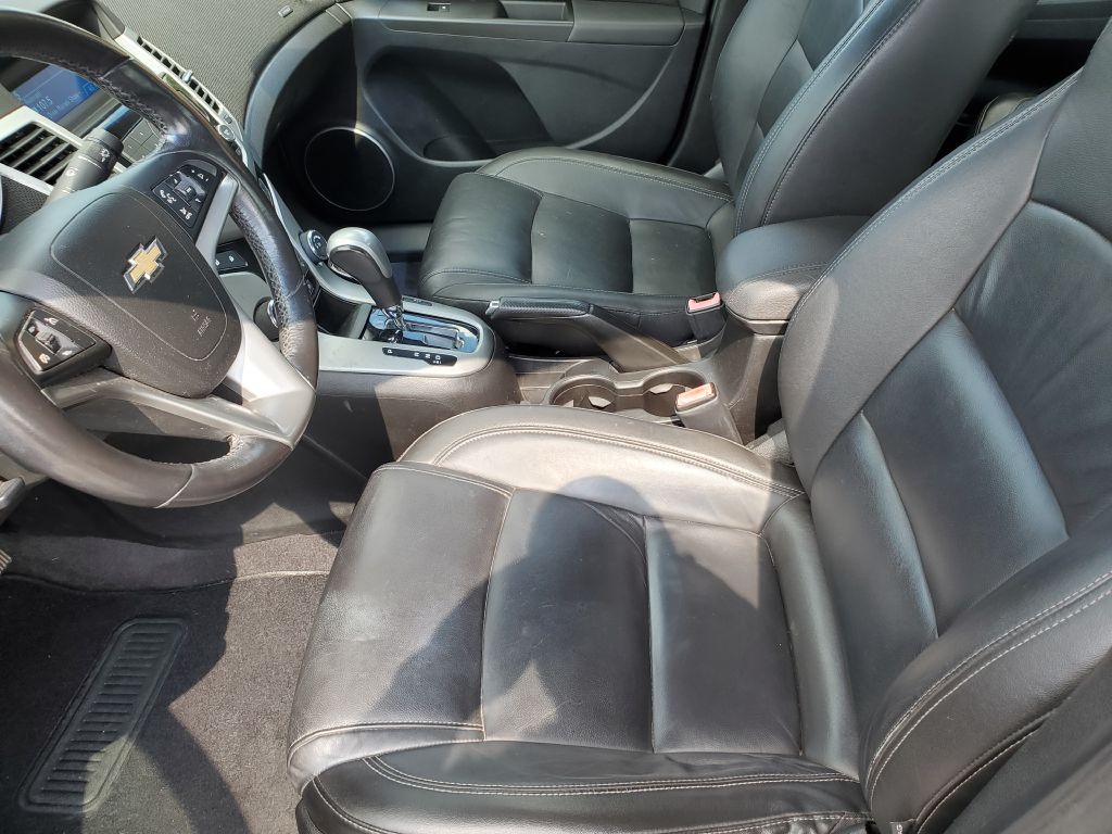 Photo 10 of this CHEVROLET CRUZE