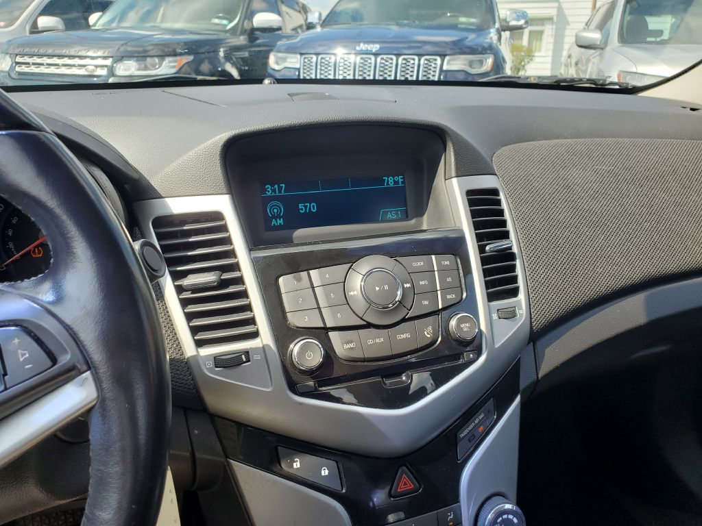 Photo 14 of this CHEVROLET CRUZE