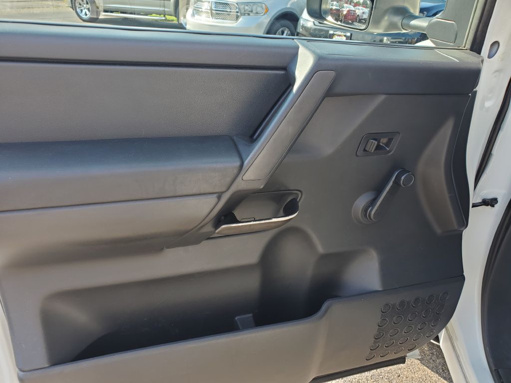 Photo 9 of this NISSAN TITAN