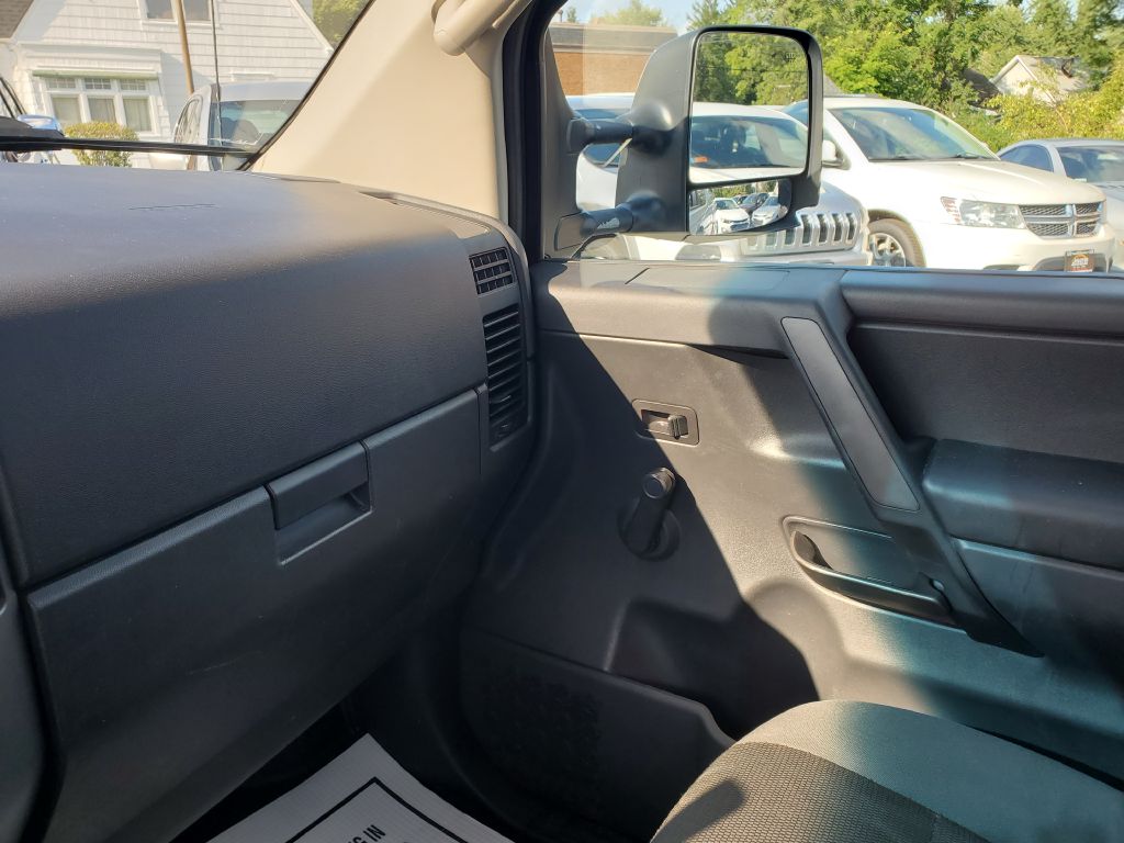 Photo 14 of this NISSAN TITAN
