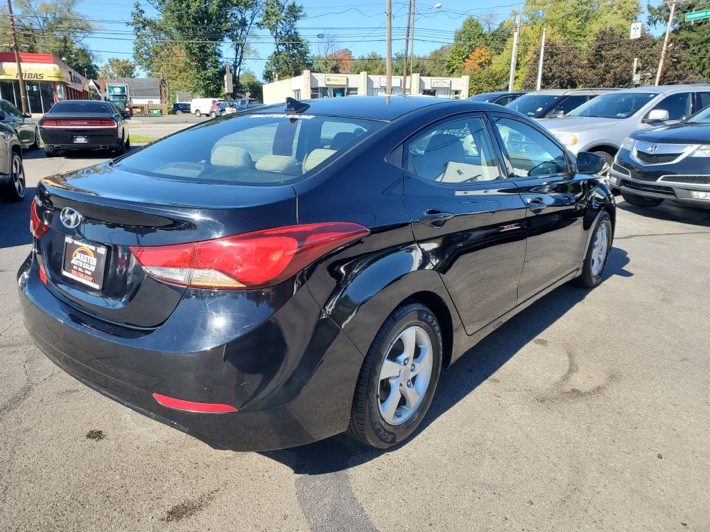 Photo 5 of this HYUNDAI ELANTRA