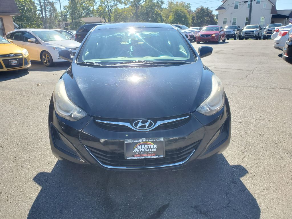 Photo 8 of this HYUNDAI ELANTRA
