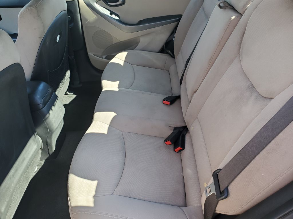 Photo 11 of this HYUNDAI ELANTRA