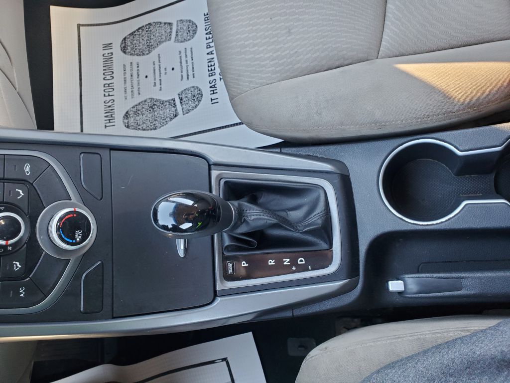 Photo 15 of this HYUNDAI ELANTRA