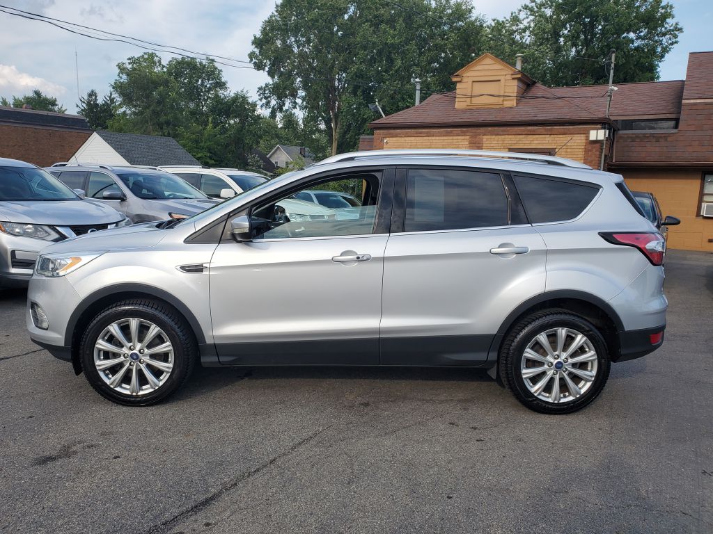 Photo 2 of this FORD ESCAPE