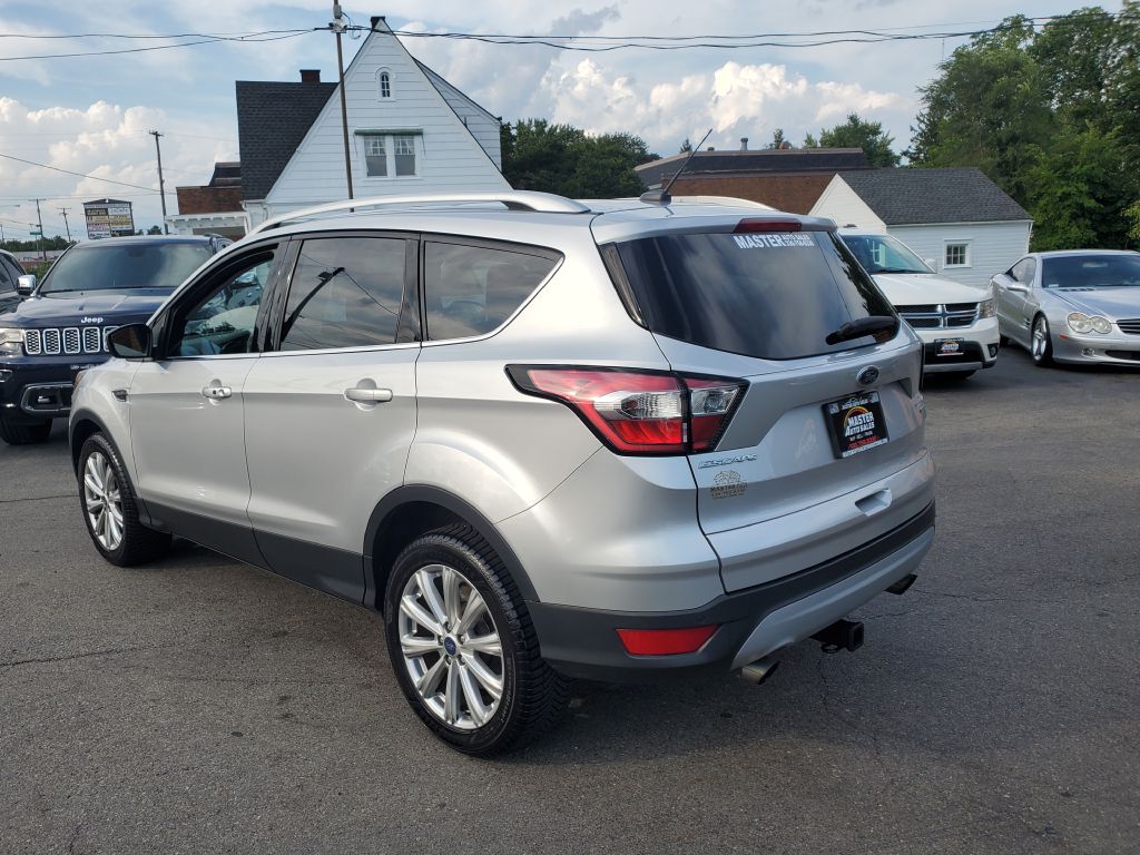 Photo 3 of this FORD ESCAPE