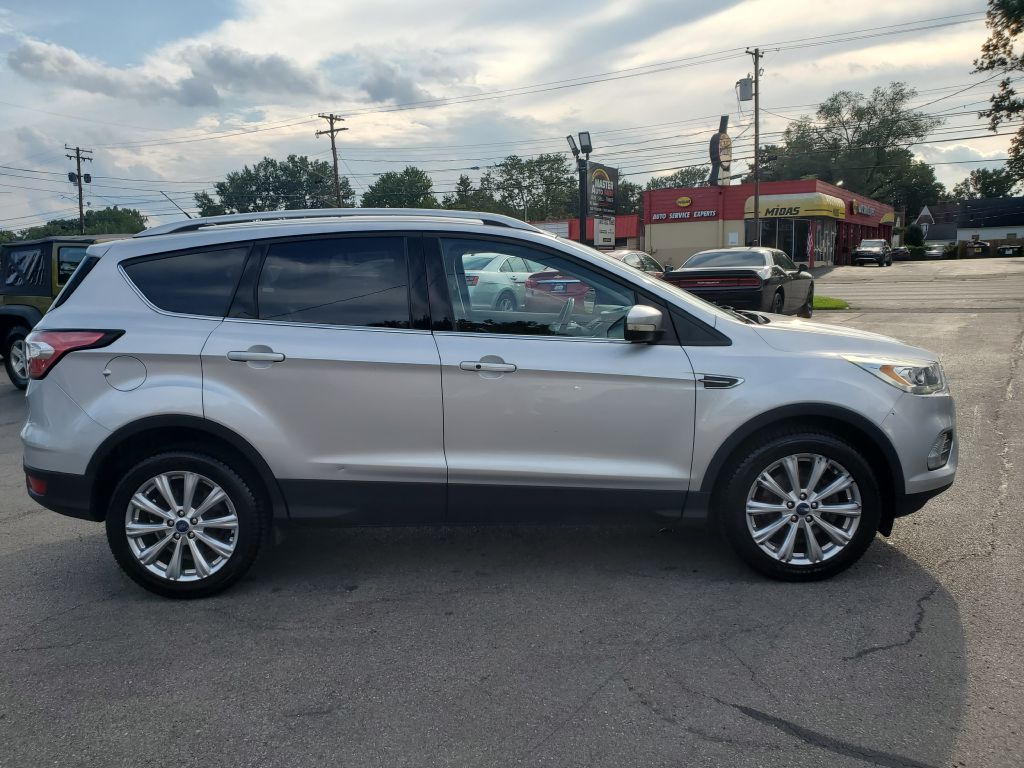 Photo 6 of this FORD ESCAPE