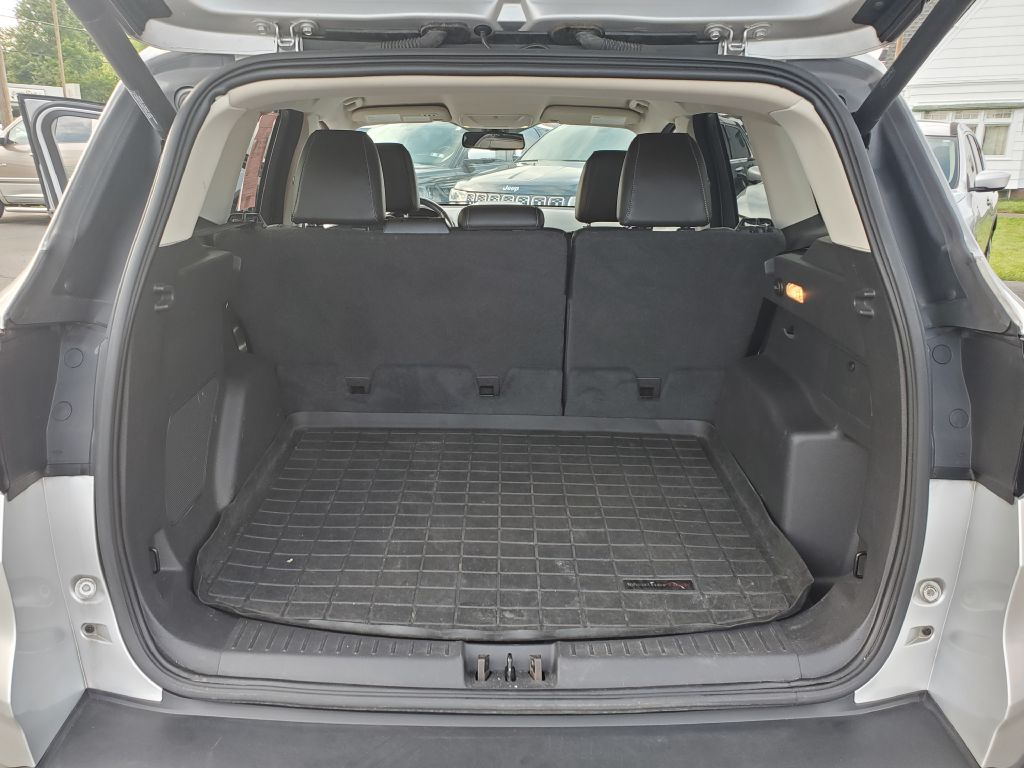 Photo 12 of this FORD ESCAPE