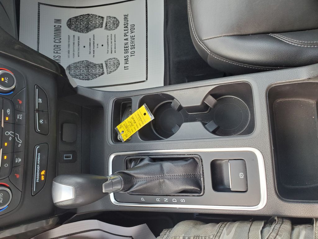 Photo 16 of this FORD ESCAPE
