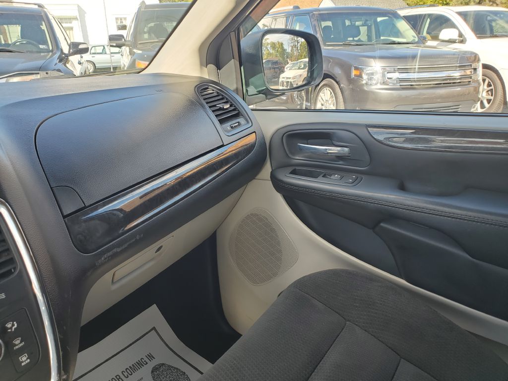 Photo 15 of this DODGE GRAND CARAVAN